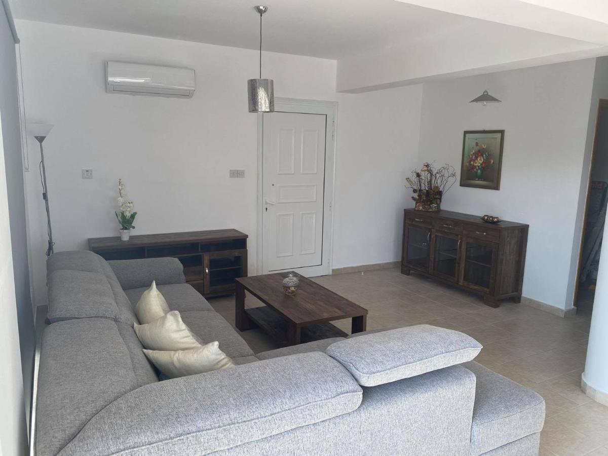 Cosy Apartment In Kato Paphos With Pool Access 외부 사진