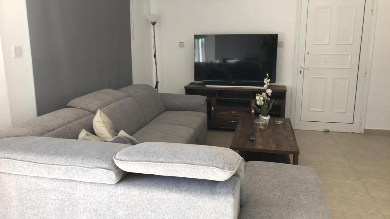 Cosy Apartment In Kato Paphos With Pool Access 외부 사진