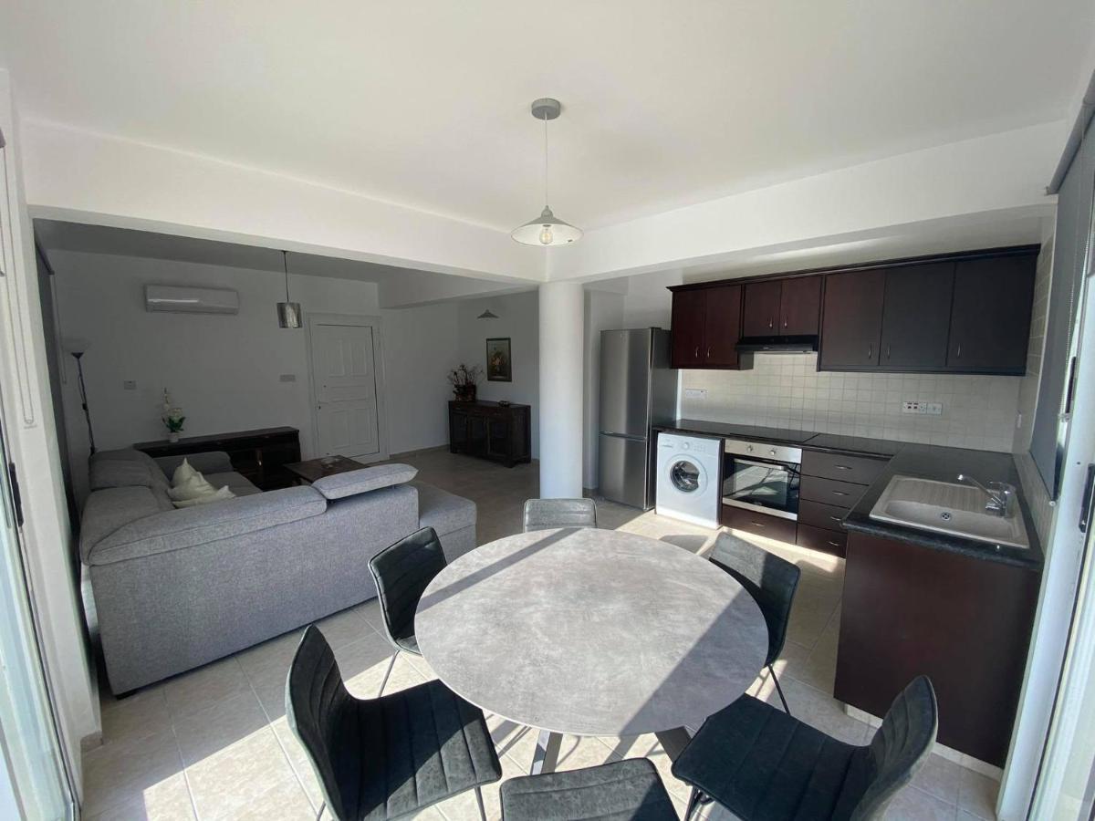 Cosy Apartment In Kato Paphos With Pool Access 외부 사진
